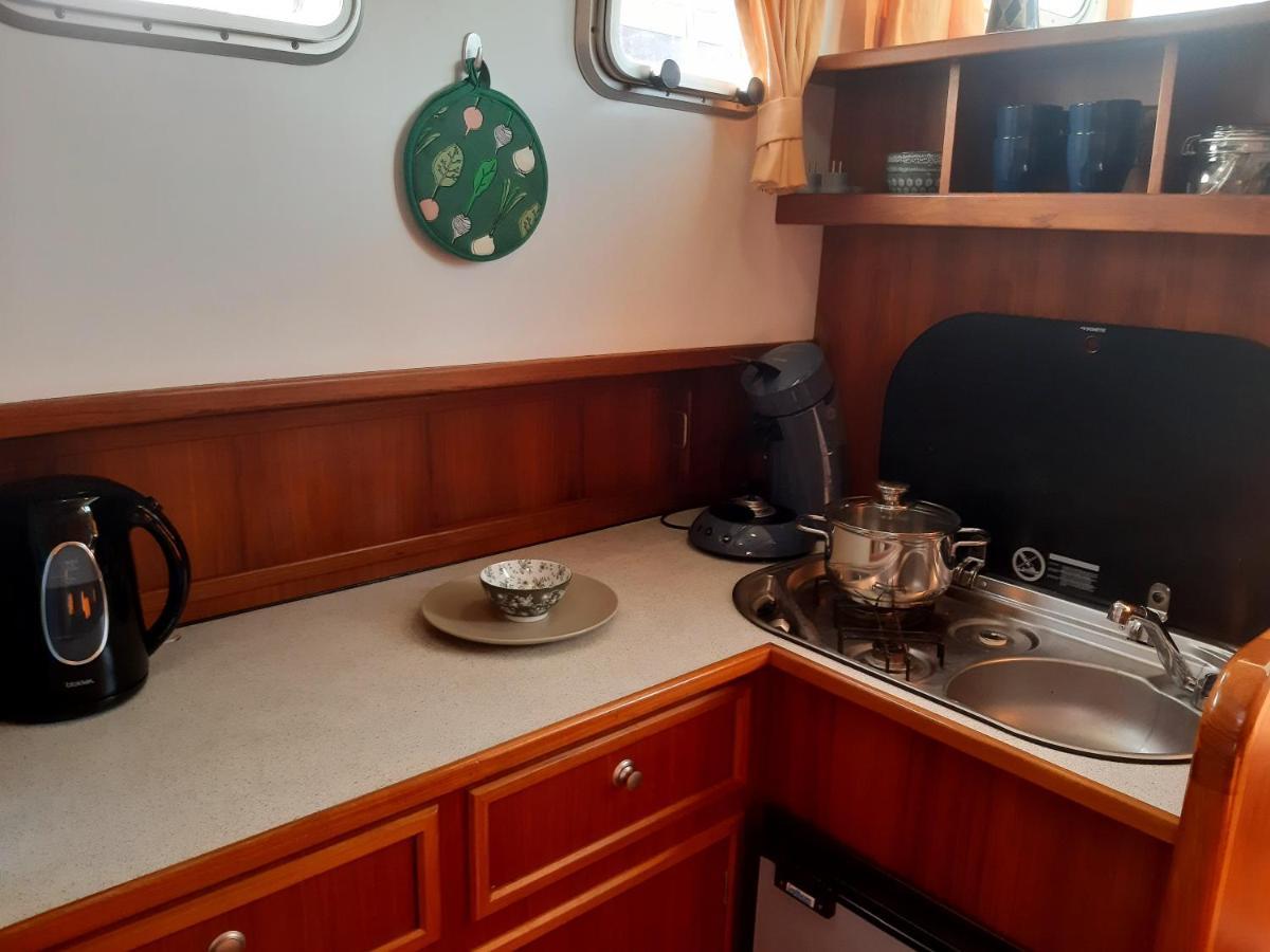 Motor Yacht Amazone Hotel Amsterdam Ngoại thất bức ảnh