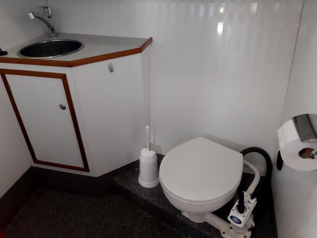 Motor Yacht Amazone Hotel Amsterdam Ngoại thất bức ảnh