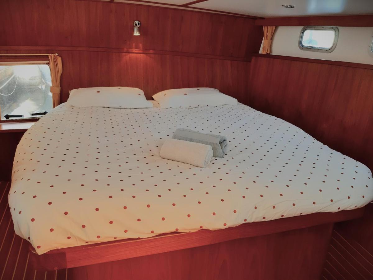 Motor Yacht Amazone Hotel Amsterdam Ngoại thất bức ảnh